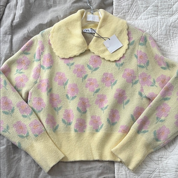 Zara Sweaters - Zara Pastel Yellow Floral Women's Sweater